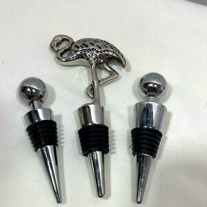 Tommy Bahama Wine stopper 2 Red wine stoppers